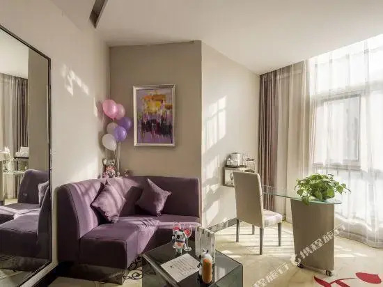 Lifeng Hotel (Beijing Universal Resort, Jiukeshu Metro Station)