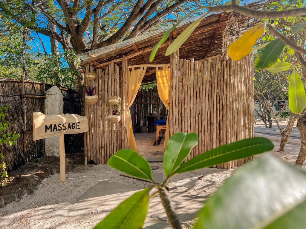 Merry Crab Cove - Après-Safari Beach Hotel