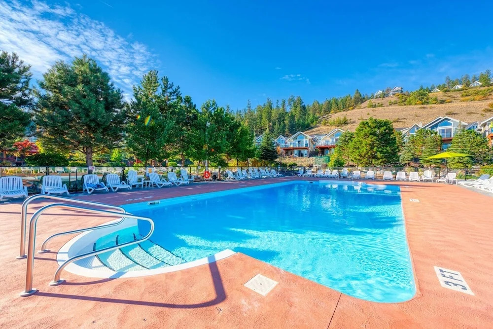 La Casa Lakeside Resort