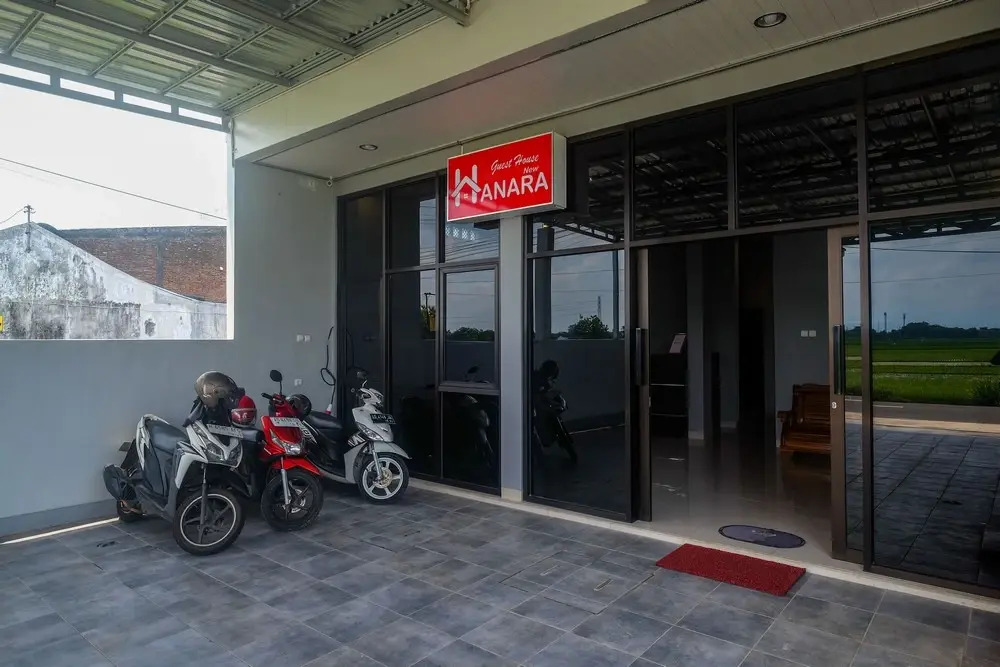 RedDoorz Near Dr Oen Solo Baru Hospital