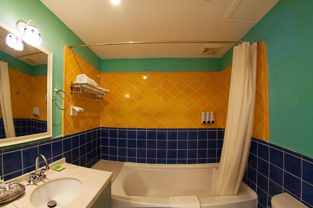 Michaels Inn & Suites