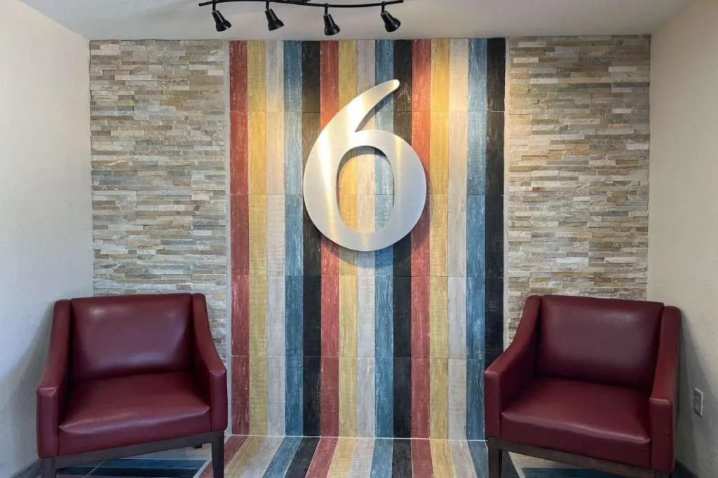 Motel 6 Hattiesburg, MS
