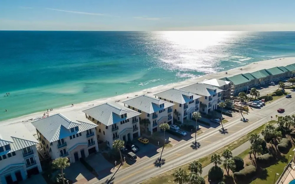 Bella Vizio 5 Bedroom Holiday Home by Five Star Properties