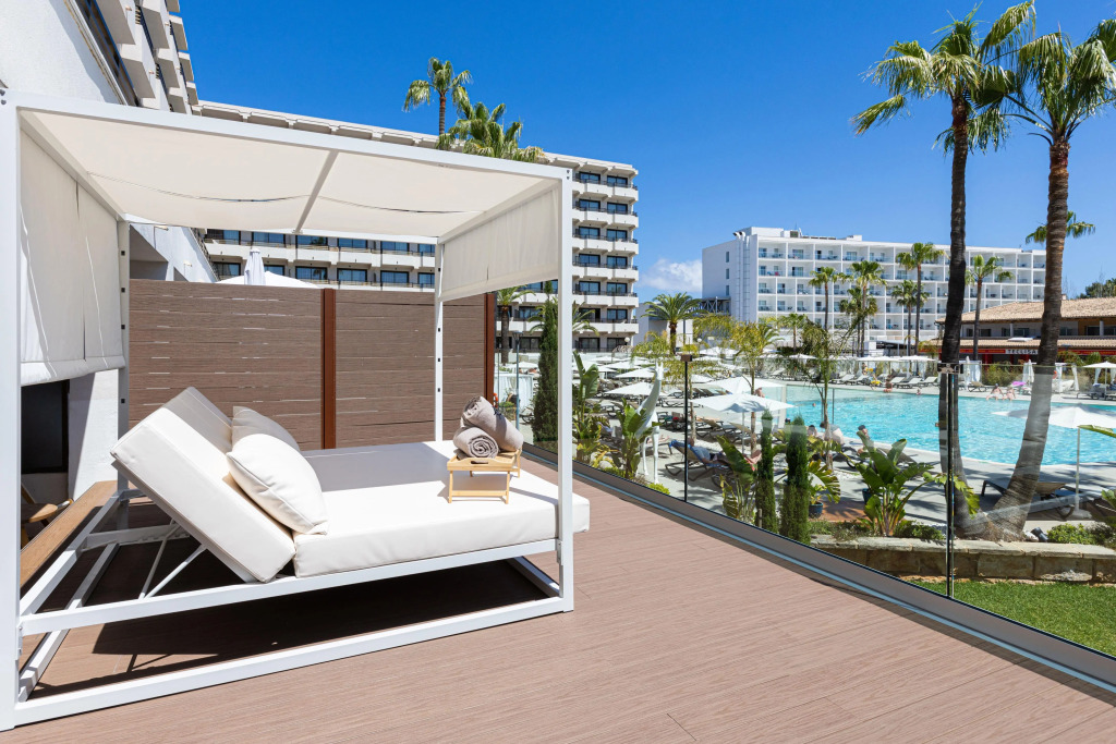 Отель Innside by Meliá Alcudia