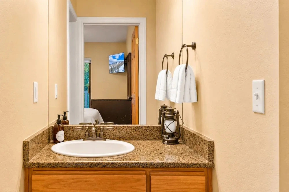 Private 3-Bedroom Townhome w/ Hot Tub | CCT-2180 by KBM