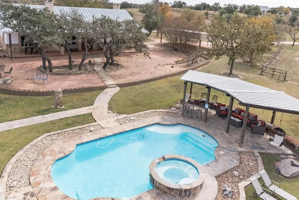 Stunning Ranch With Pool&hot-tub&hill Country Views