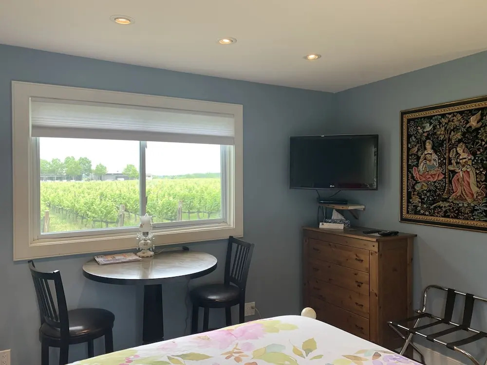 Green Oaks B&B