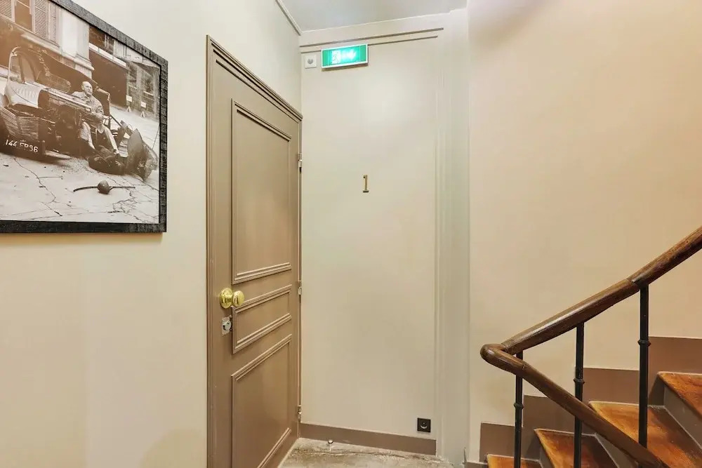 Modern Apartment & Terrace - 2br/6p - Near Nation