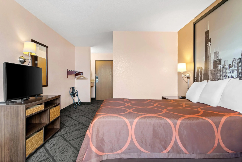 Super 8 by Wyndham Bourbonnais/Kankakee Area