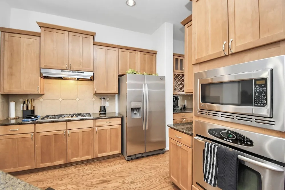 Lux Galleria Home-5BR Roof Deck