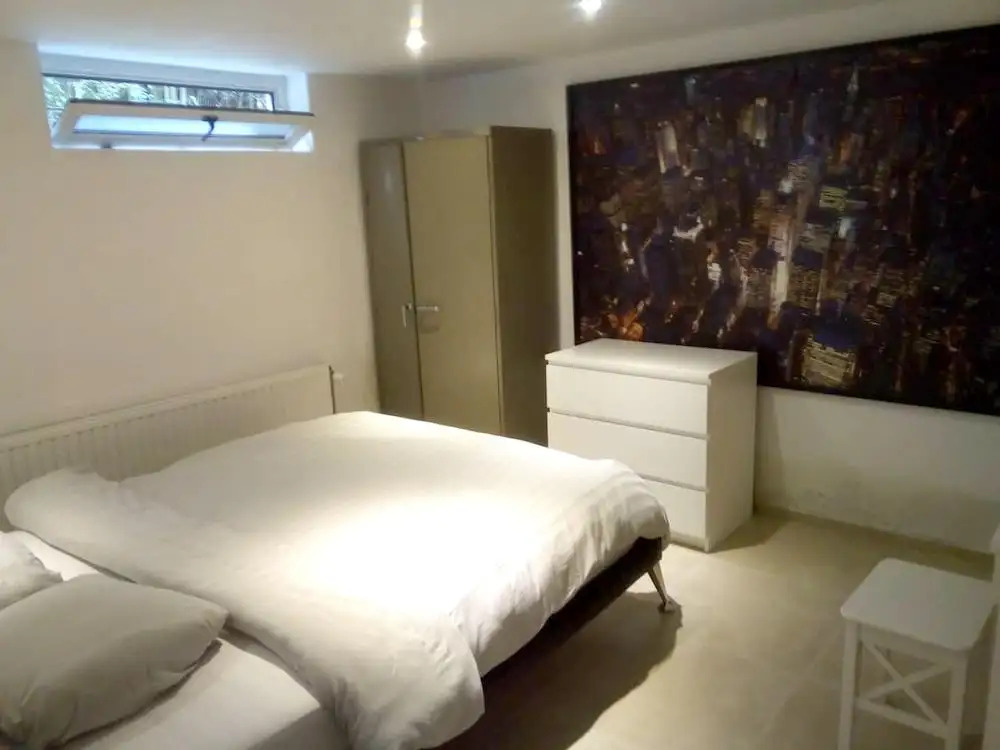 Apartment with 2 Bedrooms in Waterloo, with Wifi