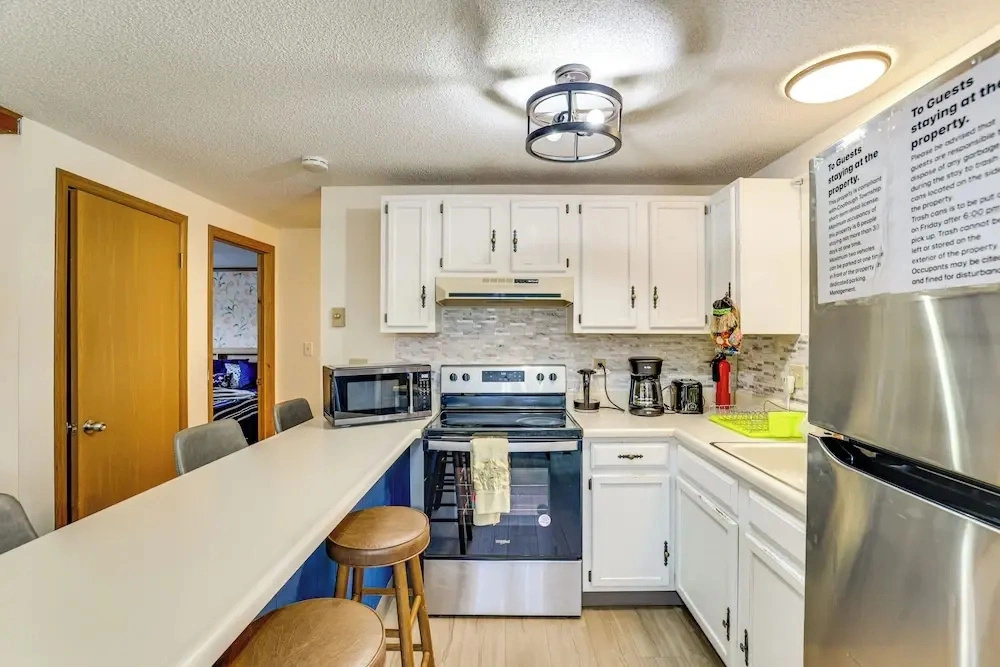 Ski, Swim & Hike! Family Home in Tobyhanna