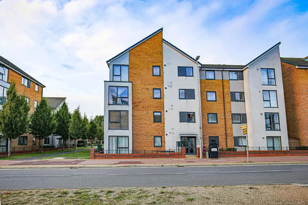 Cosy Two Bedroom, Two Bathroom Apartment in Milton Keynes by HP Accommodation - Free Parking and Wifi