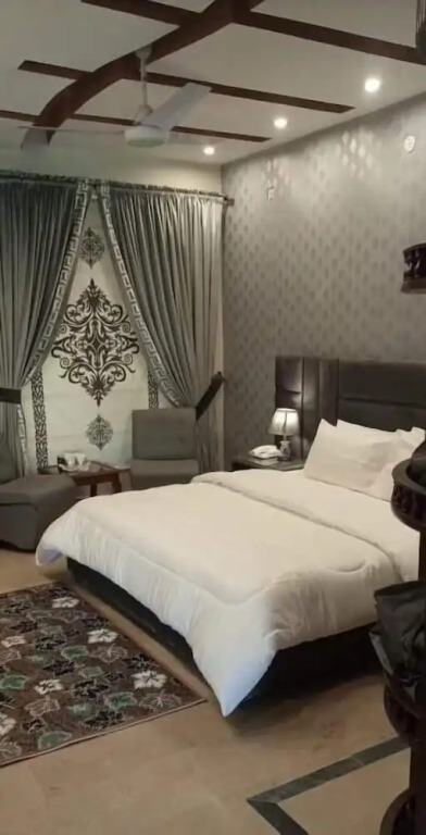 MadCrew GuestHouse