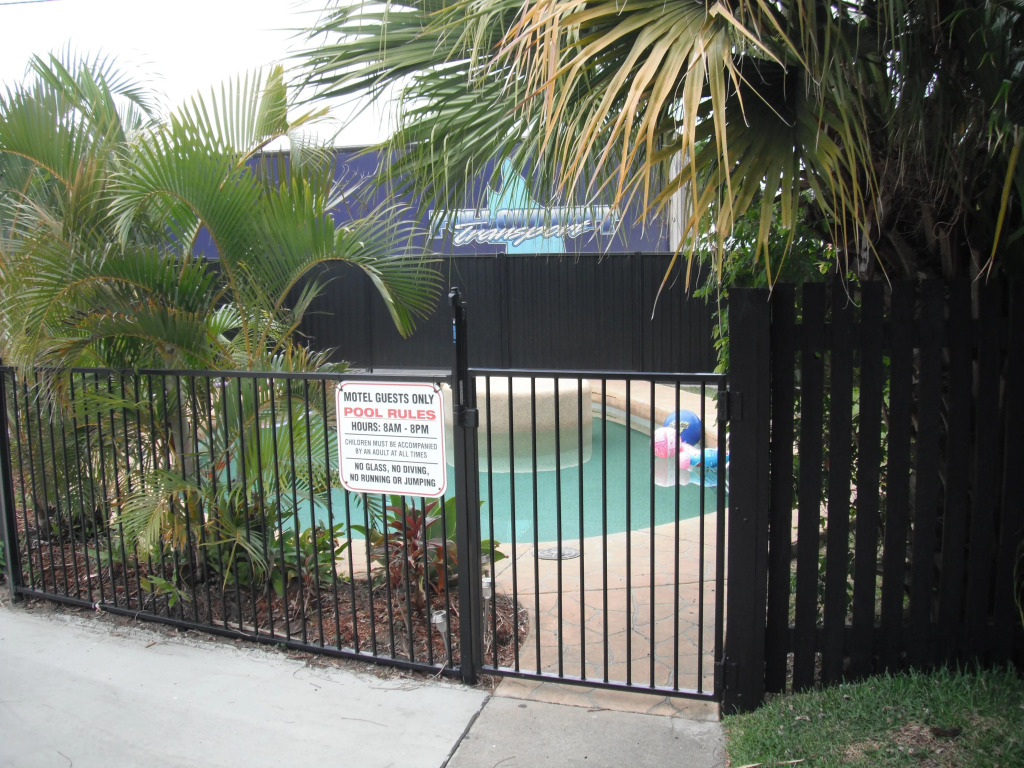 Cool Palms Motel