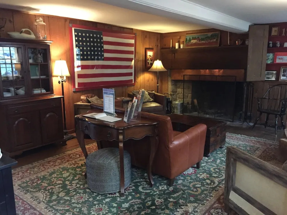 Lumberville 1740 House
