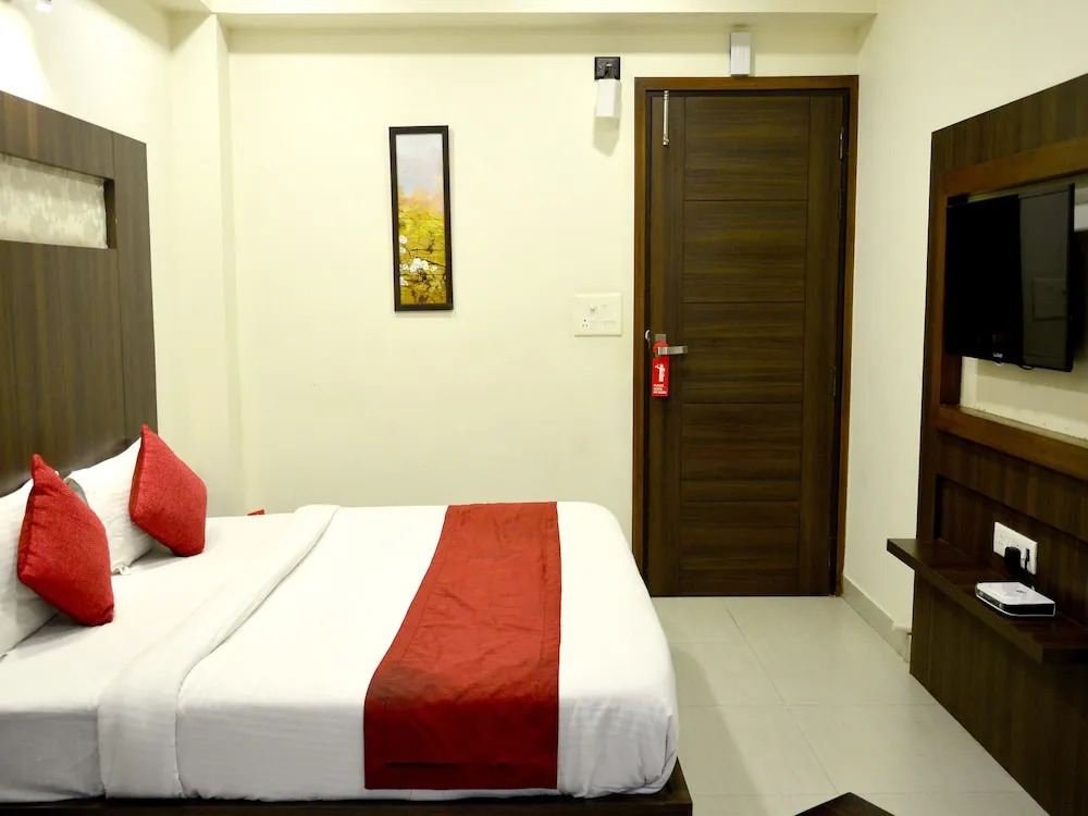 OYO 1746 Hotel RnB Select