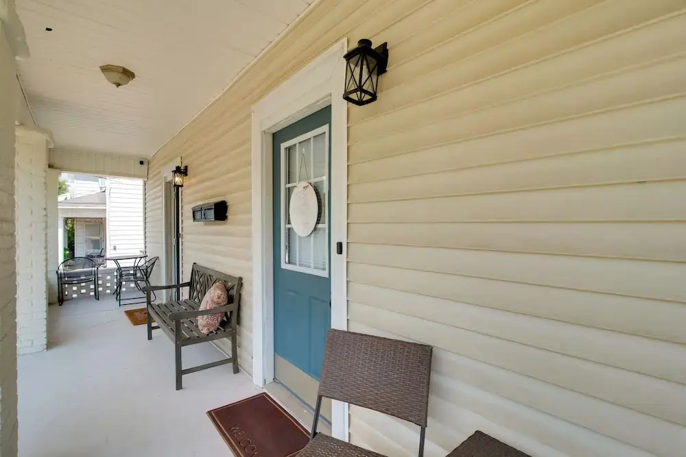 Walk to Wku, Bars & Dining! Updated Duplex Home