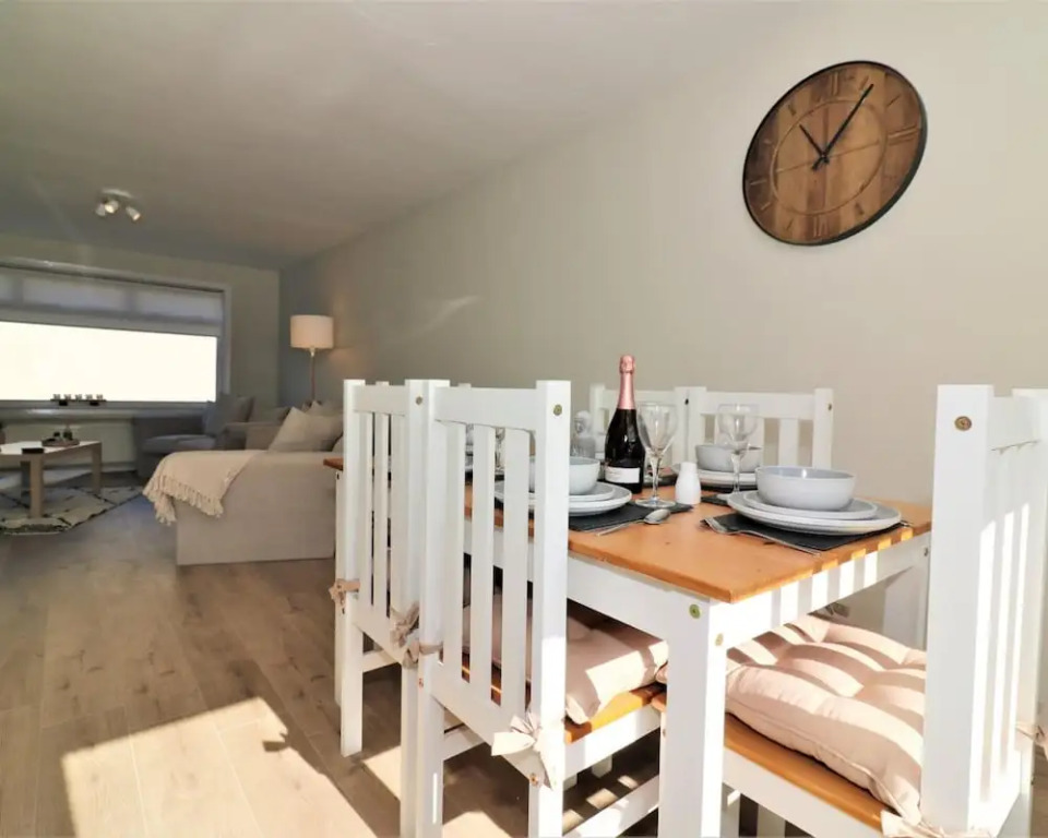 Honeywell House - Airdrie