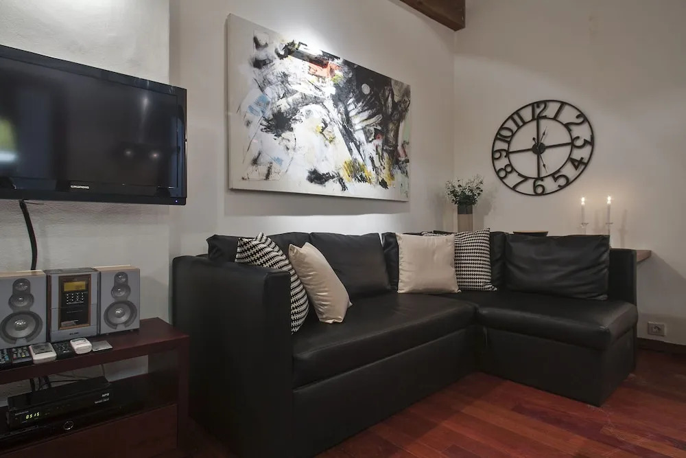 Habitat Apartments Ferran