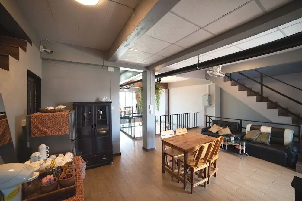 OYO 465 Krung Kao Traveller Lodge