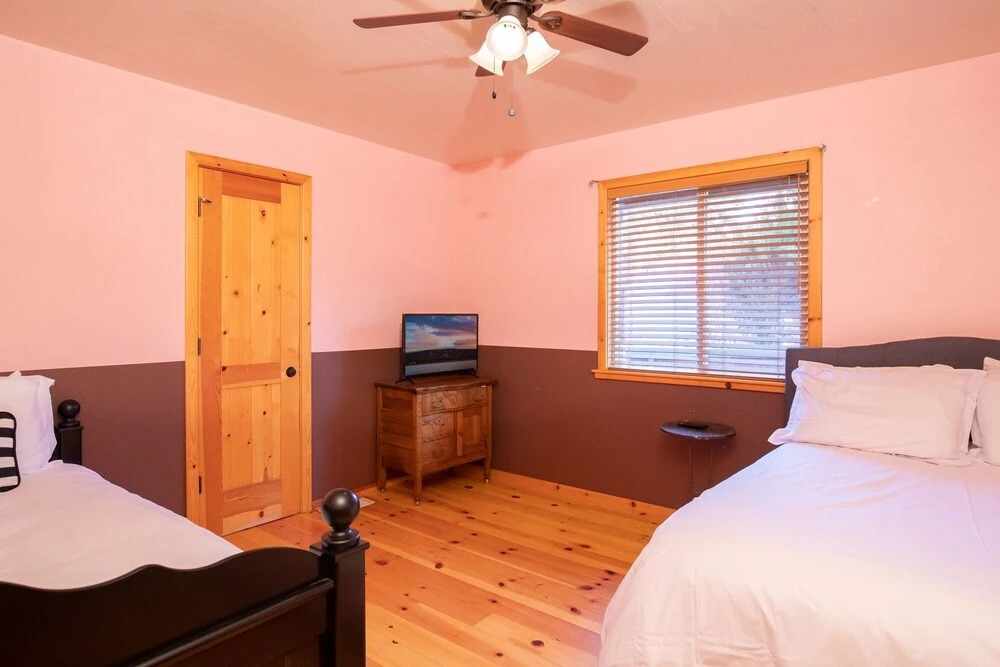 1809-chateau Shay 4 Bedroom Home by Redawning