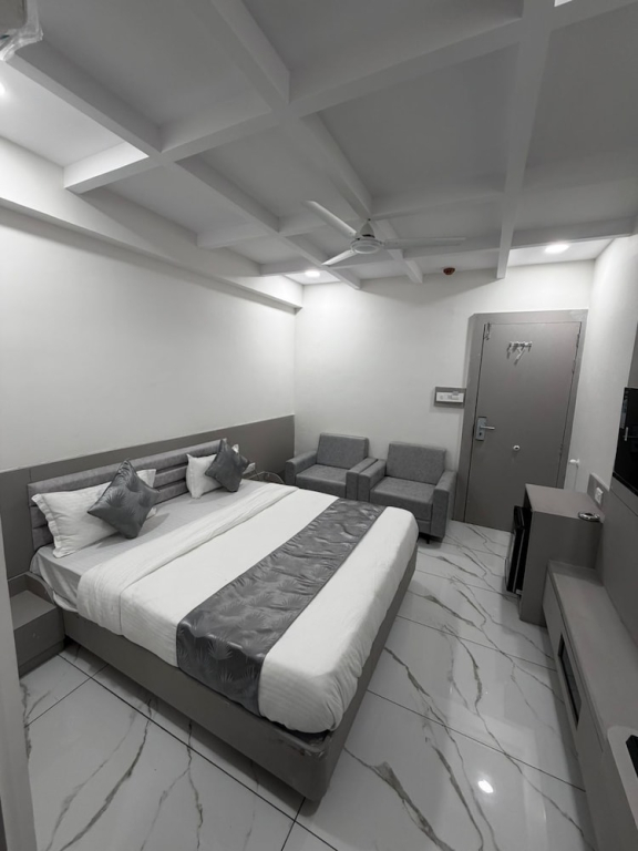 The 7 elevan hotel