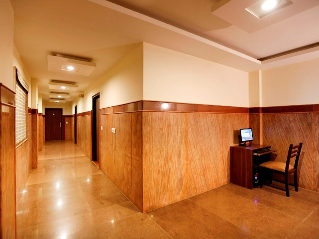OYO 484 RTS Hotel