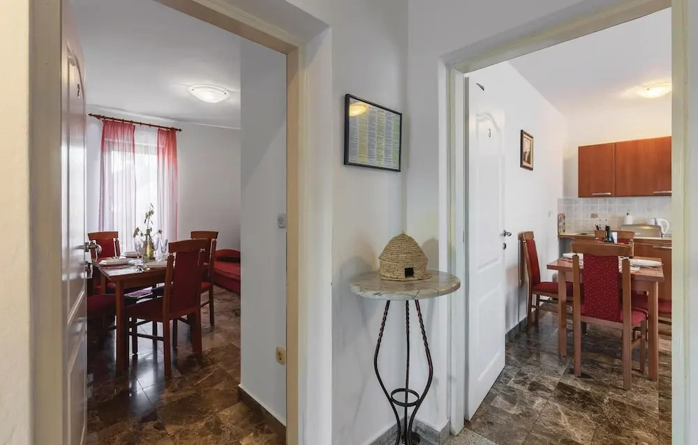 Stunning Home in Pula With Wifi and 5 Bedrooms