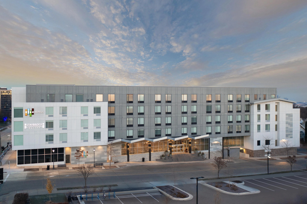 Staybridge Suites Rochester - Mayo Clinic Area by IHG