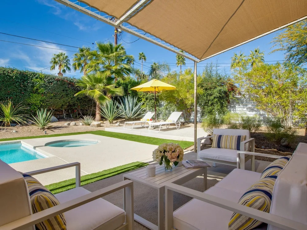 3br/2ba “The Bowie House” Mid-Century Modern W/ Pool And SPA Home