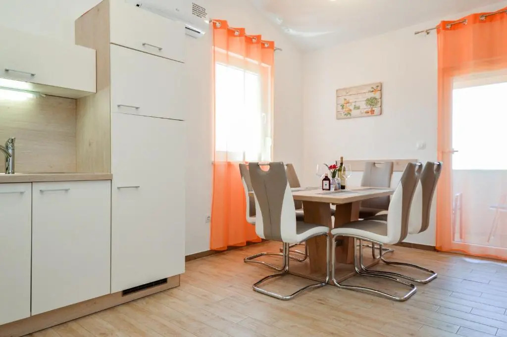 Apartment Mit- Mir