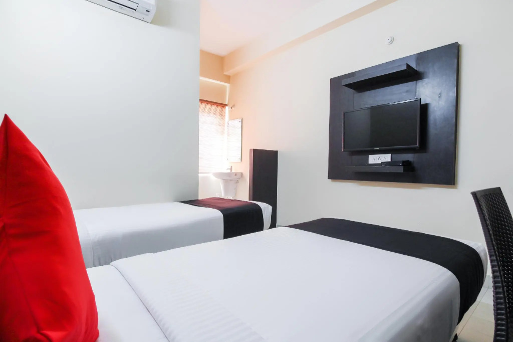 Capital O 70043 Limestone Luxury Rooms