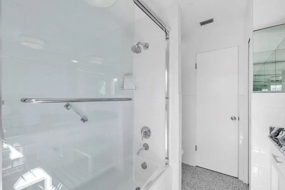 The Lady Fish 3 Bedroom Home by RedAwning