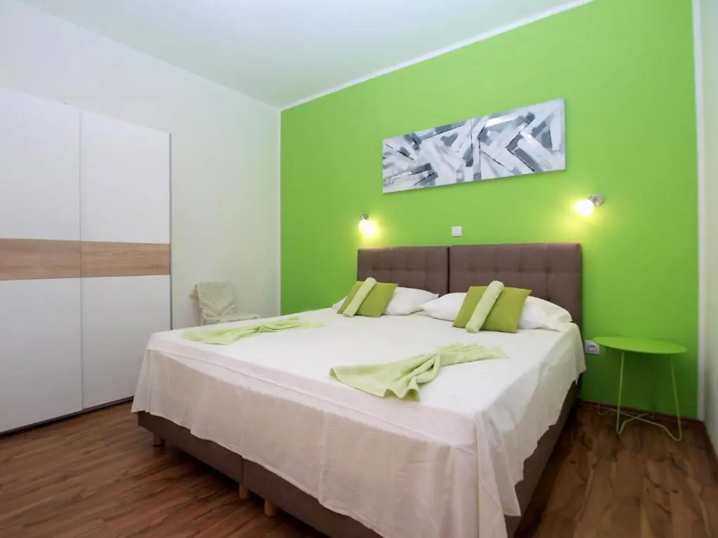 Apartments Biskupije 810