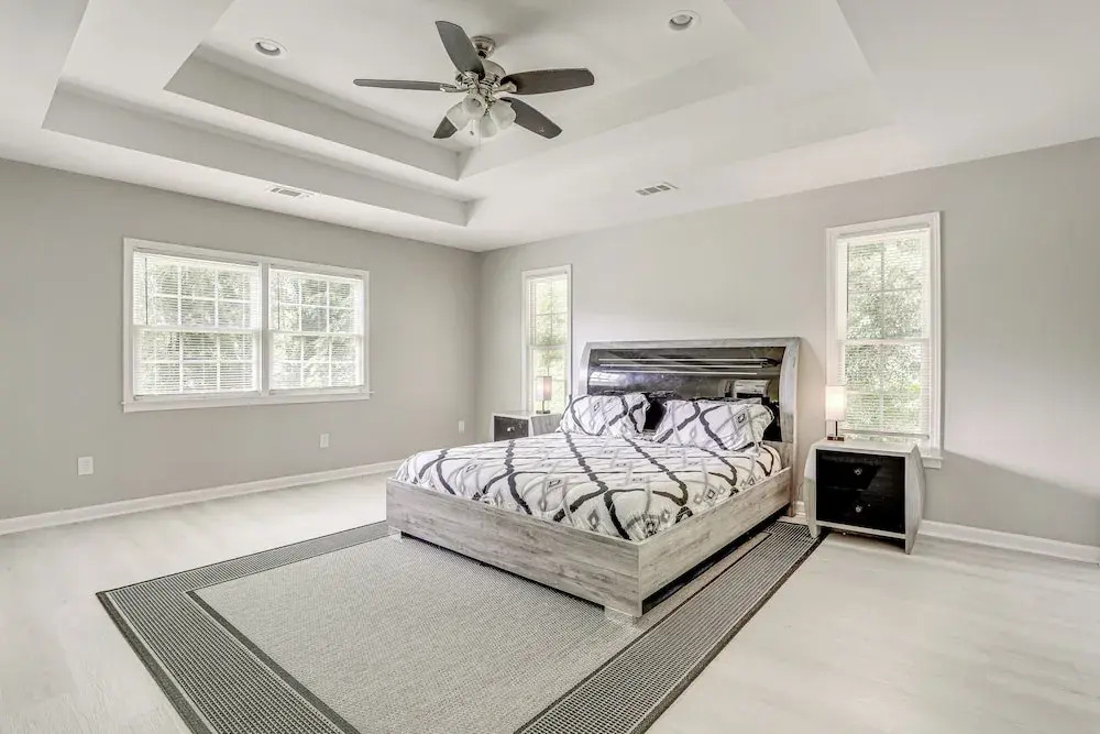 Walk to Mercedes-benz! Centrally Located ATL Base