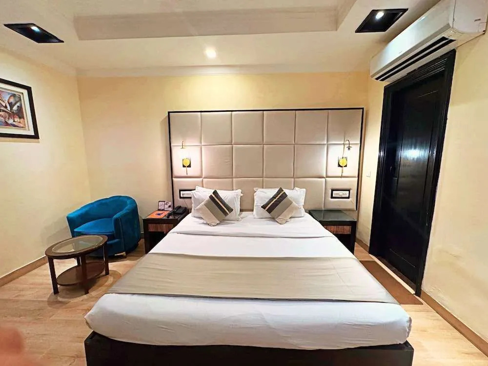 Parkland Chirag Enclave