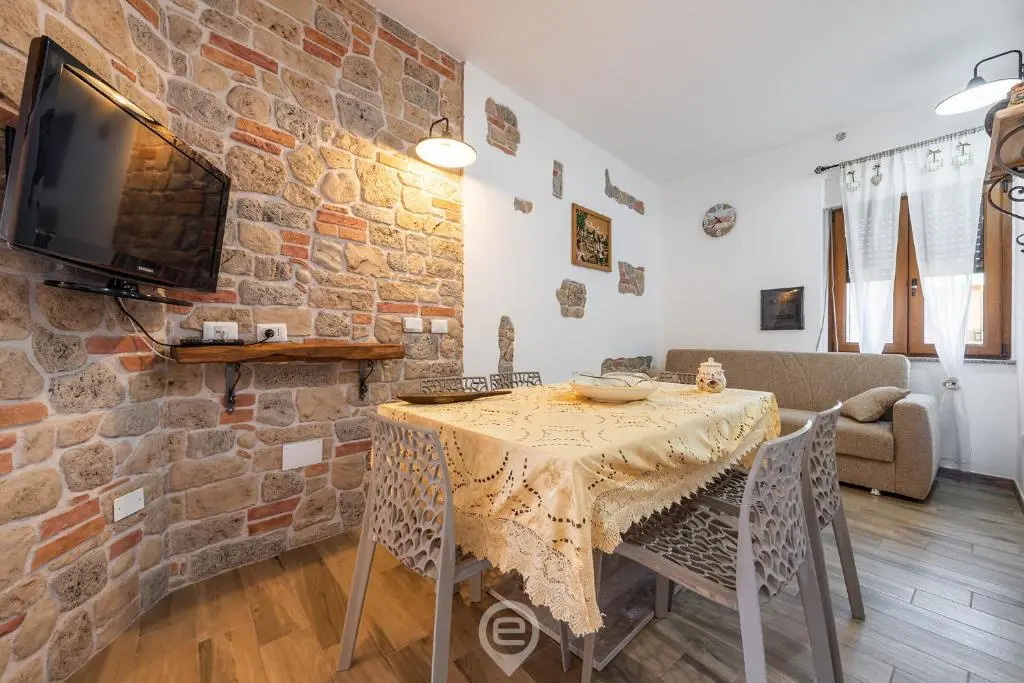 Mary's House - WiFi & Private Parking