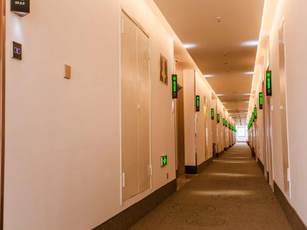 GreenTree InnChangZhou Wujin District Huangli Town Taoyuan Road Express Hotel