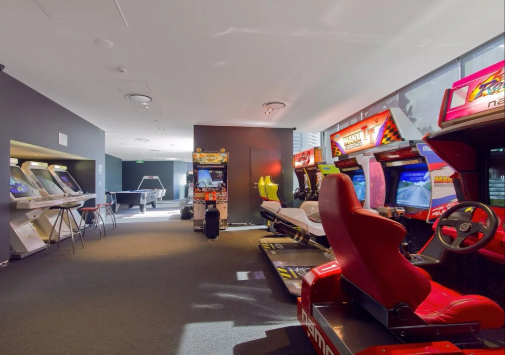 Circle On Cavill Surfers Paradise Apartments-Holiday Paradise