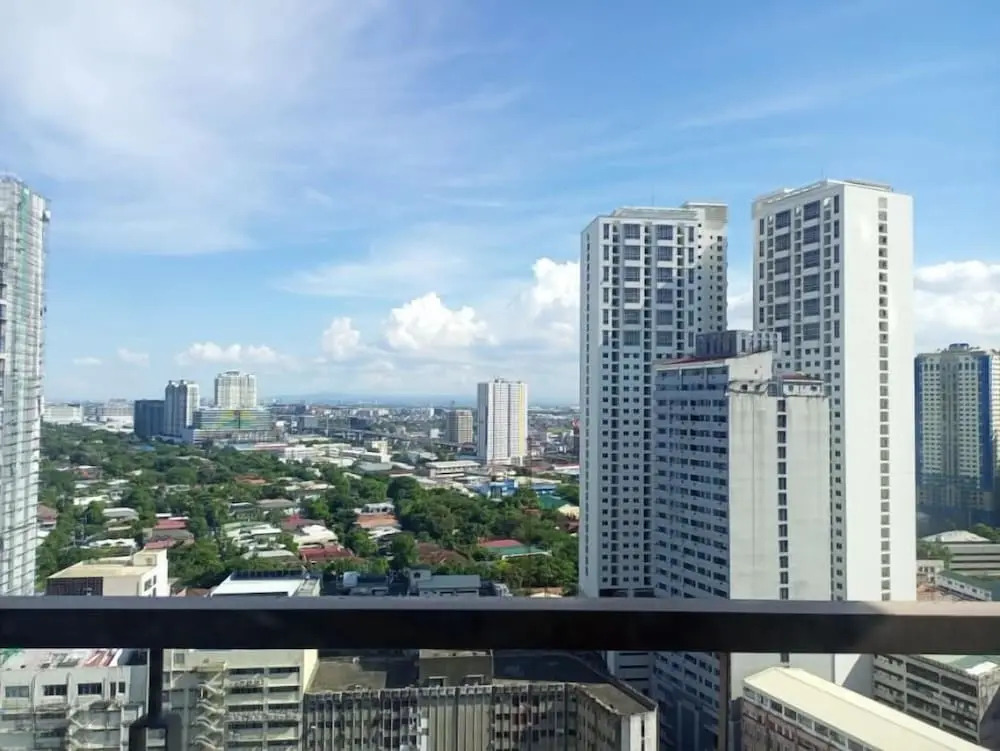 KL Tower Makati Apartments by PH Staycation