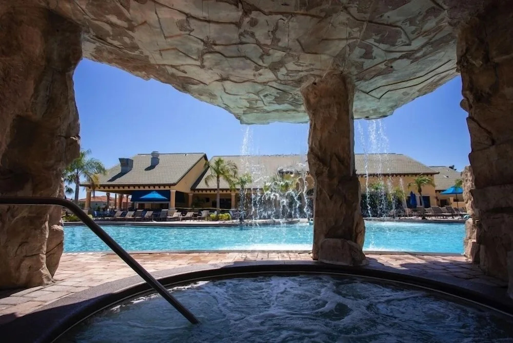 Spacious Family Getaway W/ Resort-3154pp 5 Bedroom Home by RedAwning