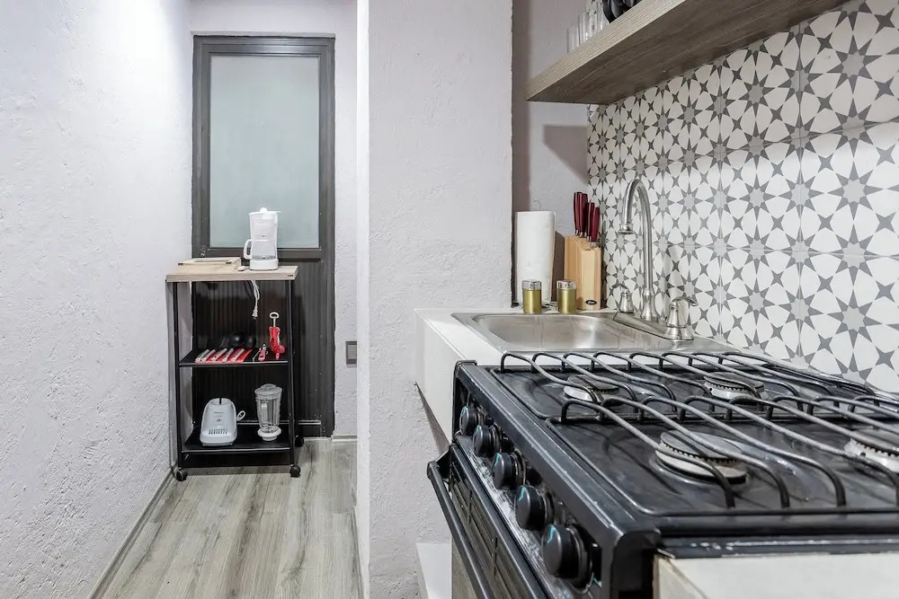 Luxury in the Heart of Roma - Elevator - Sleeps 7