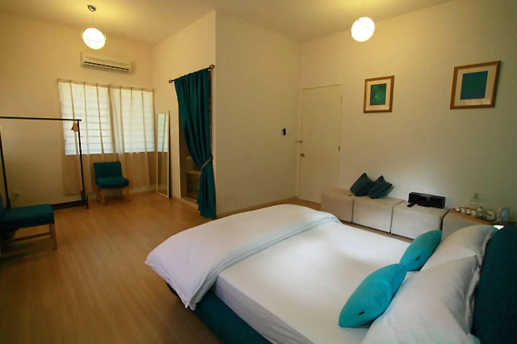 Chymes Hotel