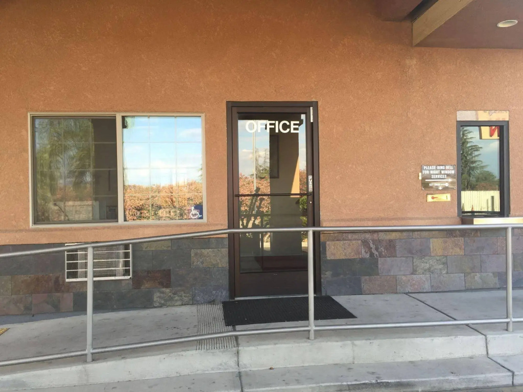 Village Inn