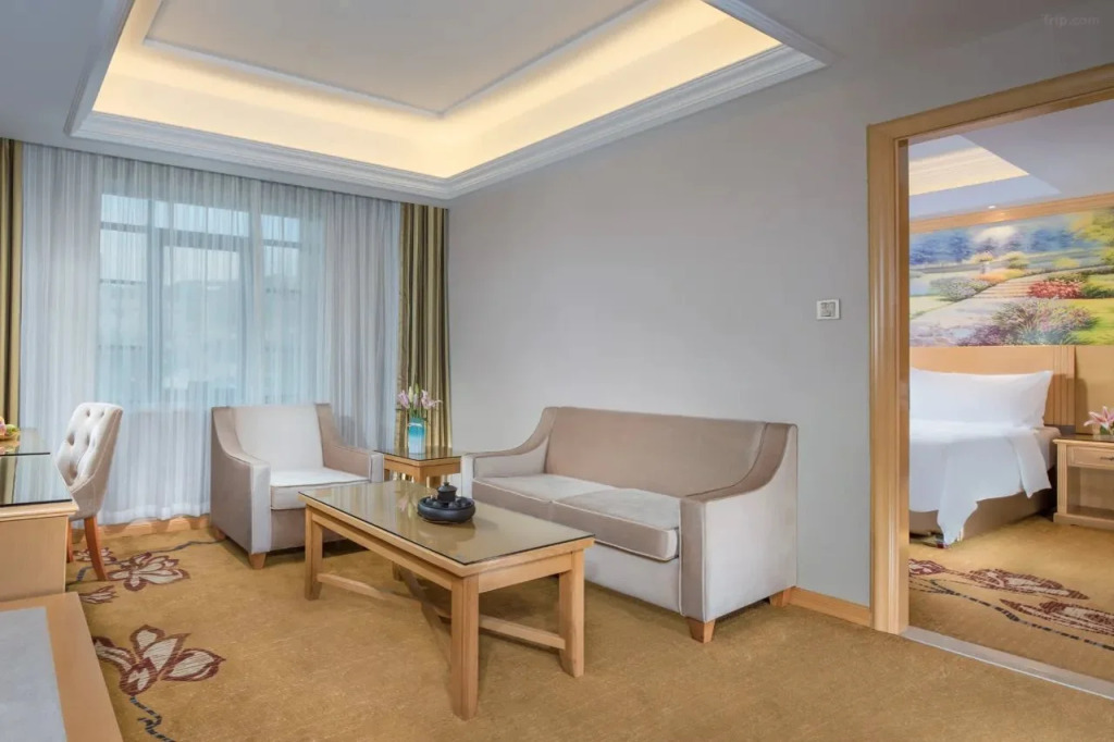 Vienna Hotel (Huidong Jilong)