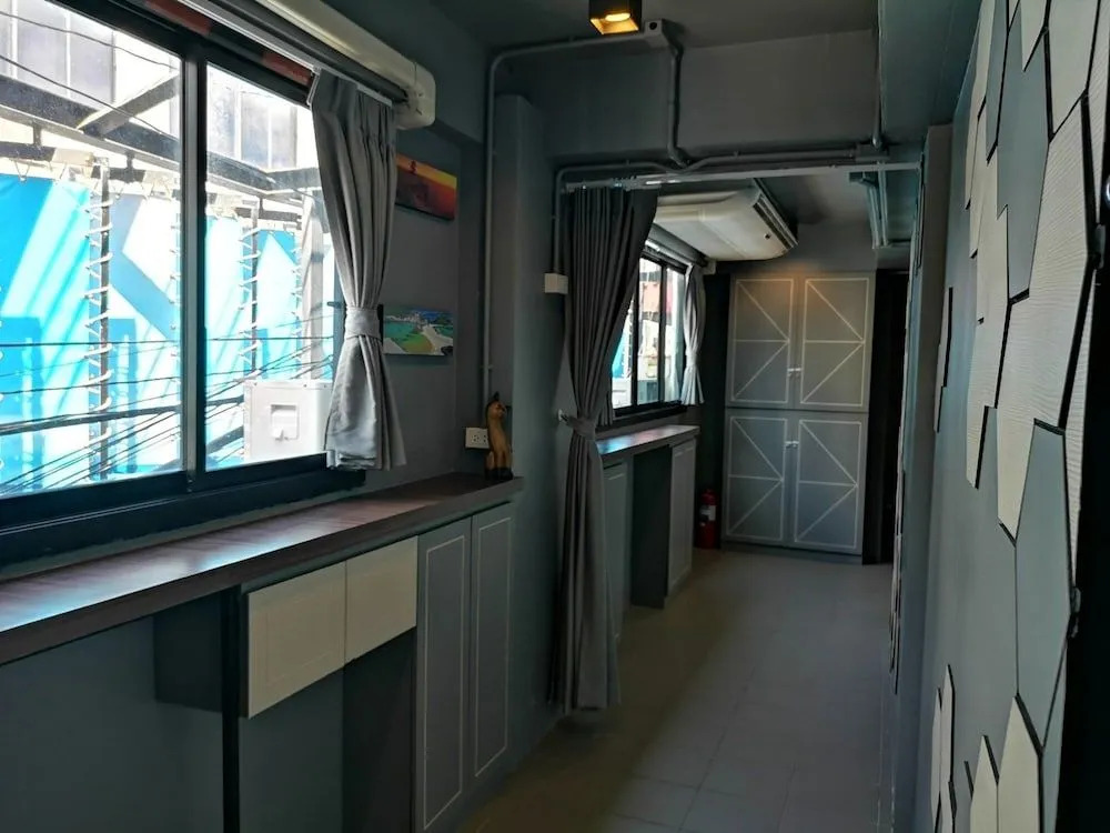 Connect Hostel Patong