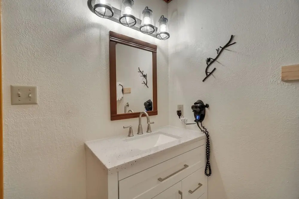 Central Sevierville Cabin w/ Hot Tub & Views!