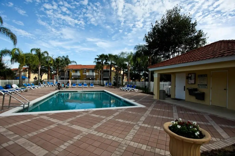 8638 Emerald Island