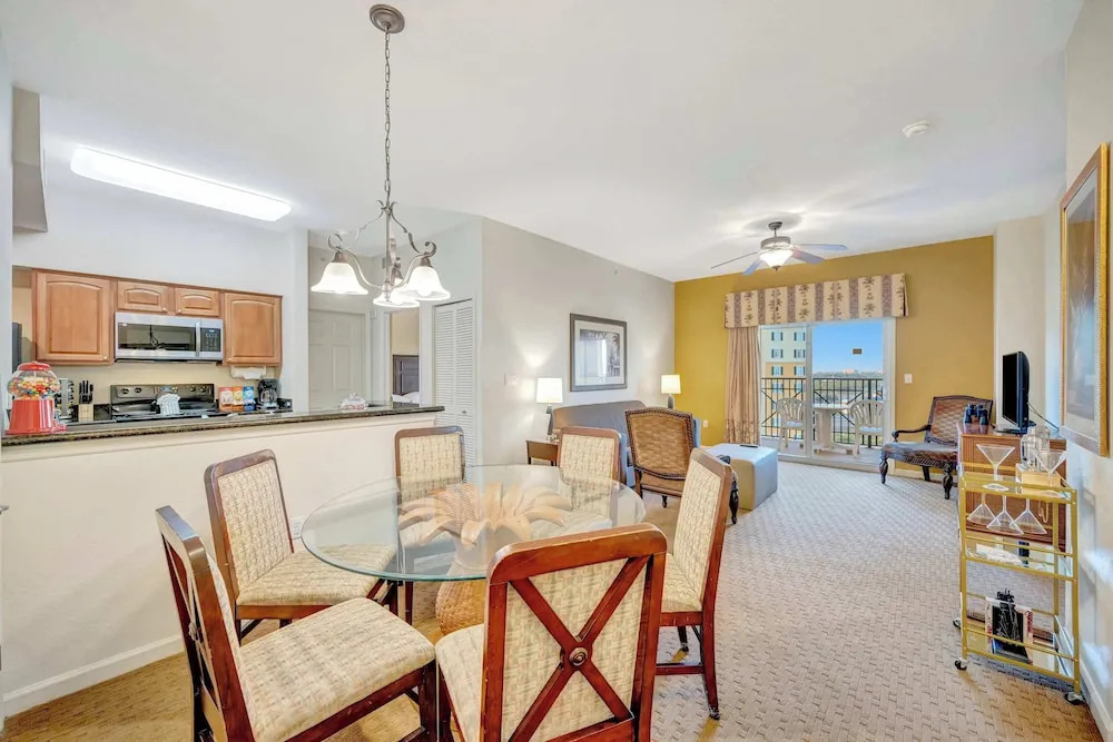 2BR Fireworks View With Pool Spa 5 Minutes to Disney